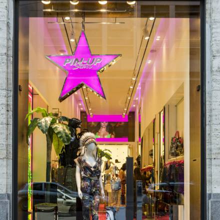 Nuovo flagship store milanese per Pin-Up Stars